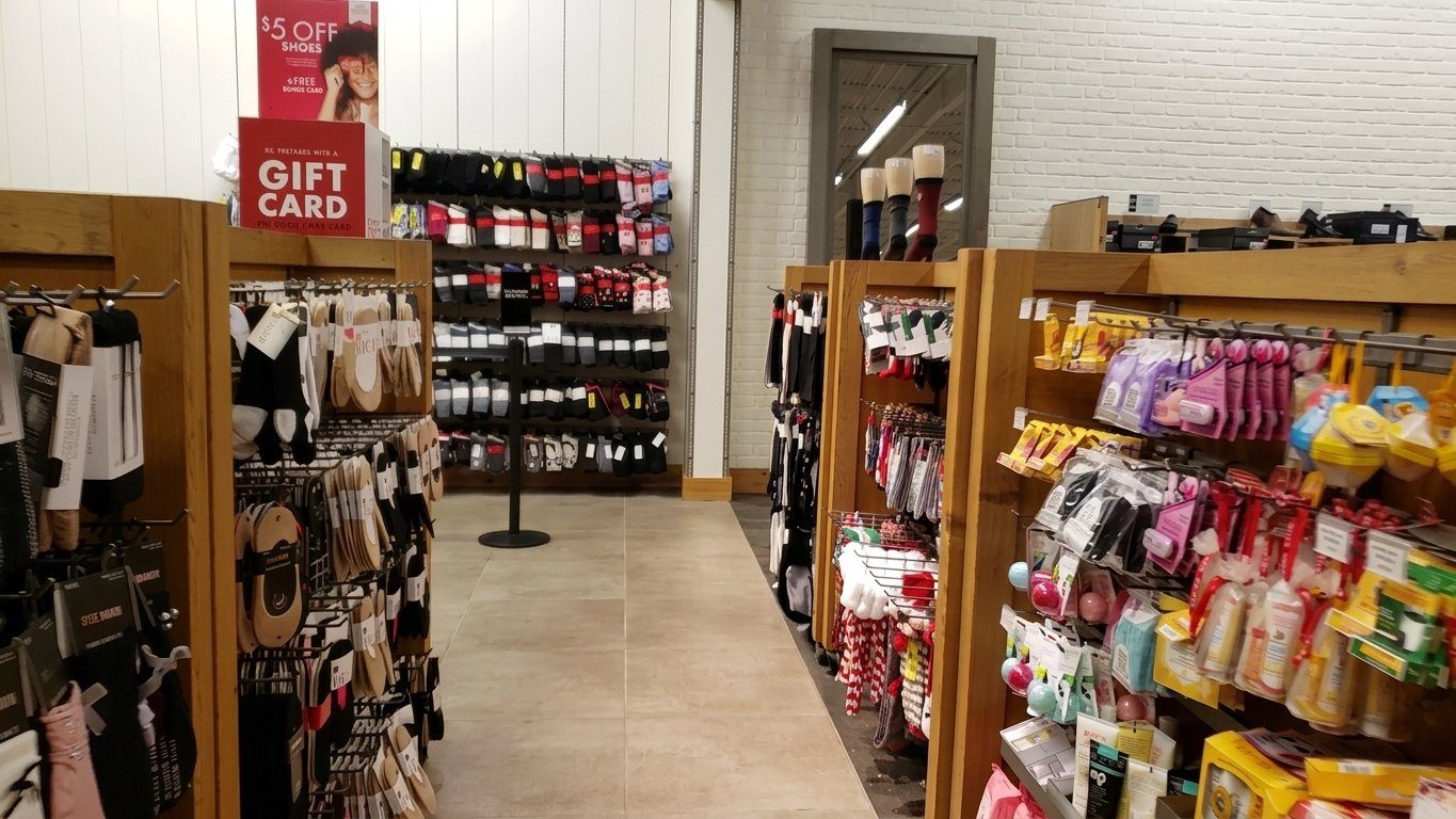 DSW interior detail, Annapolis, MD